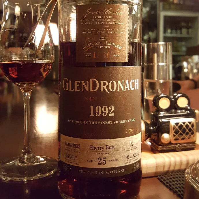 Glendronach Single Cask, 25 years, 1992-2017, Sherry Butt Cask Number 52, 196/554, 58.5% abv.