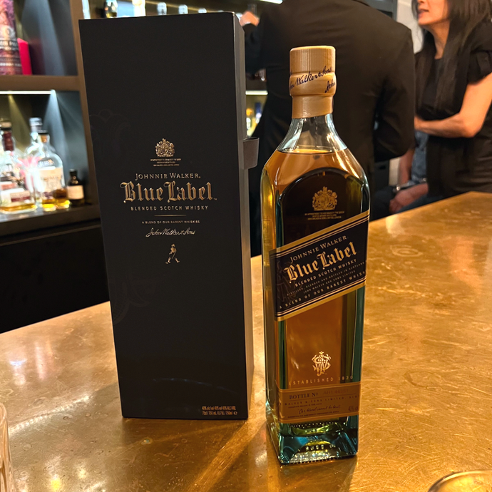 Label Biru Johnnie Walker, 40% ABV